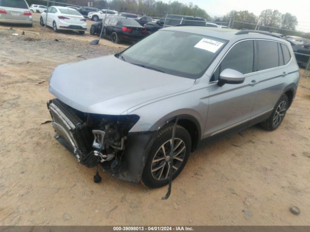 3VV3B7AXXLM040794 Volkswagen Tiguan 2.0t Se/2.0t Se R-line Black/2.0t Sel