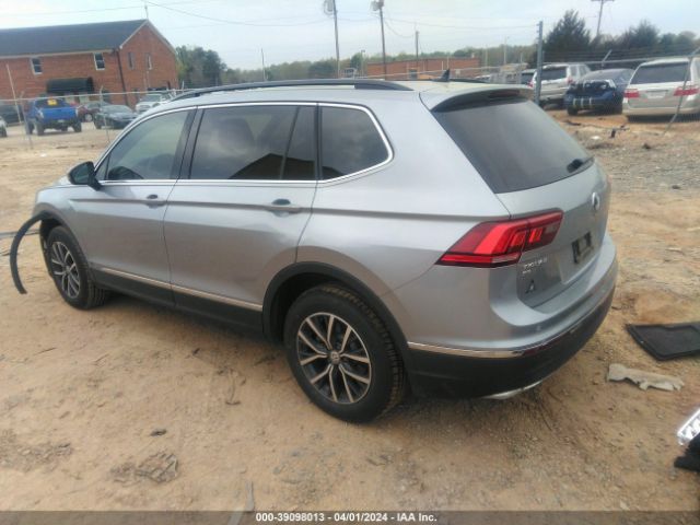 3VV3B7AXXLM040794 Volkswagen Tiguan 2.0t Se/2.0t Se R-line Black/2.0t Sel