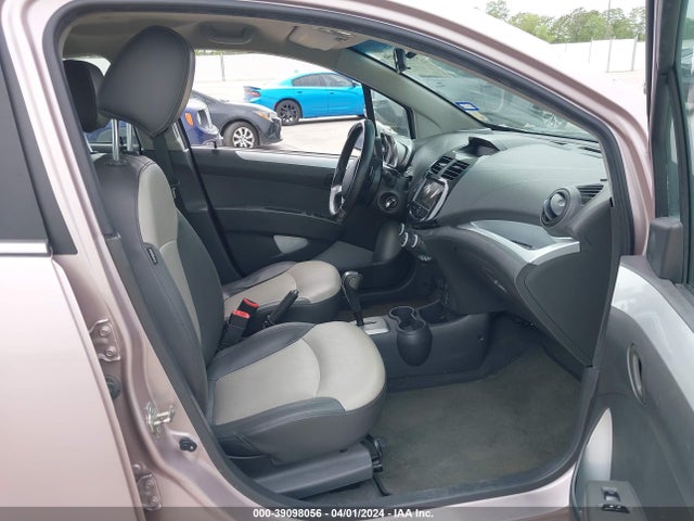 Chevrolet Spark 1lt Auto 2014 KL8CD6S92EC564912 Image 5