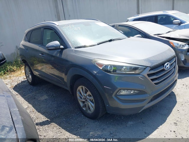 2016 KM8J33A20GU242749 main image