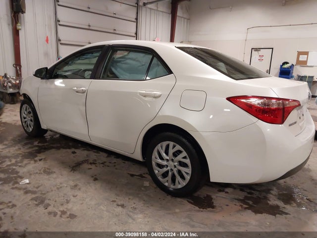 Toyota COROLLA LE 2017 5YFBURHE3HP702008 Image 3