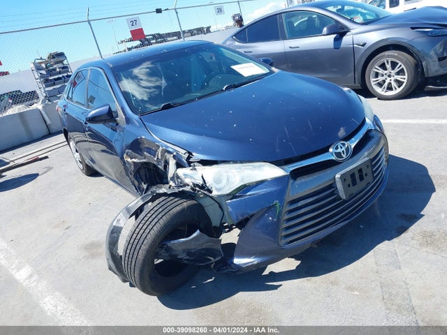 Toyota CAMRY LE 2015 4T4BF1FK4FR512174 main image