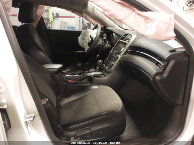 Chevrolet MALIBU 1LT 2015 1G11C5SL1FF199347 Image 5
