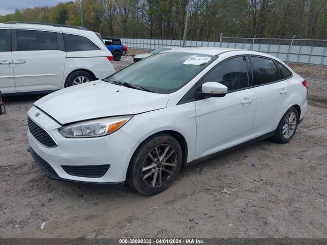 Ford FOCUS SE 2015 1FADP3F23FL208944 Image 2