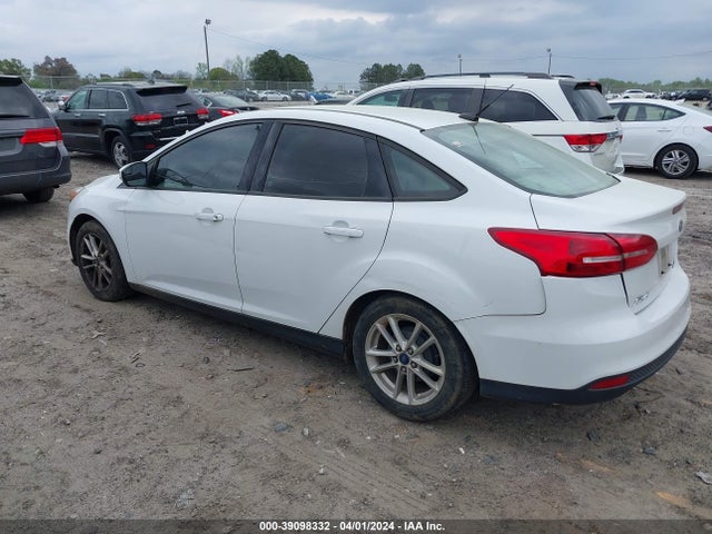 Ford FOCUS SE 2015 1FADP3F23FL208944 Image 3