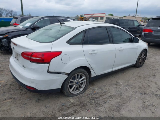 Ford FOCUS SE 2015 1FADP3F23FL208944 Image 4