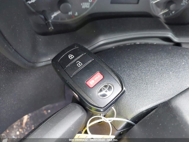 Toyota Corolla Cross Le 2023 7MUCAAAG5PV046867 Image 11