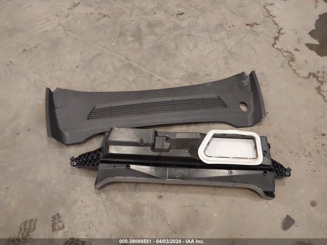 7SAYGDEE5PF889919 Tesla Model Y Awd/long Range Dual Motor All-wheel Drive