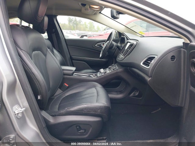 Chrysler 200 Limited Platinum 2017 1C3CCCAB0HN505674 Image 5