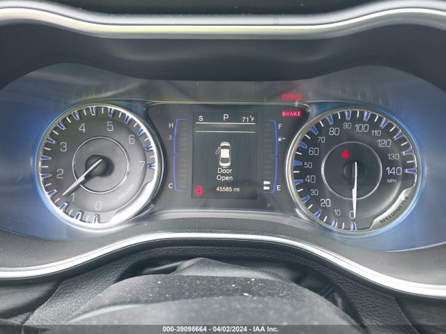 Chrysler 200 Limited Platinum 2017 1C3CCCAB0HN505674 Image 7
