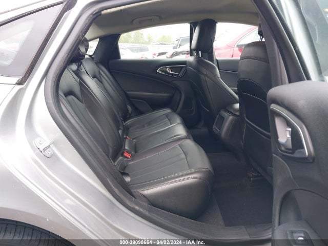 Chrysler 200 Limited Platinum 2017 1C3CCCAB0HN505674 Image 8