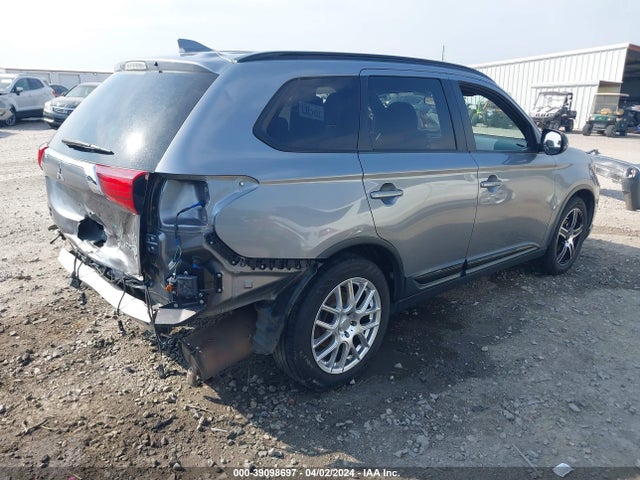 Mitsubishi Outlander Le 2018 JA4AD3A31JZ026312 Image 4