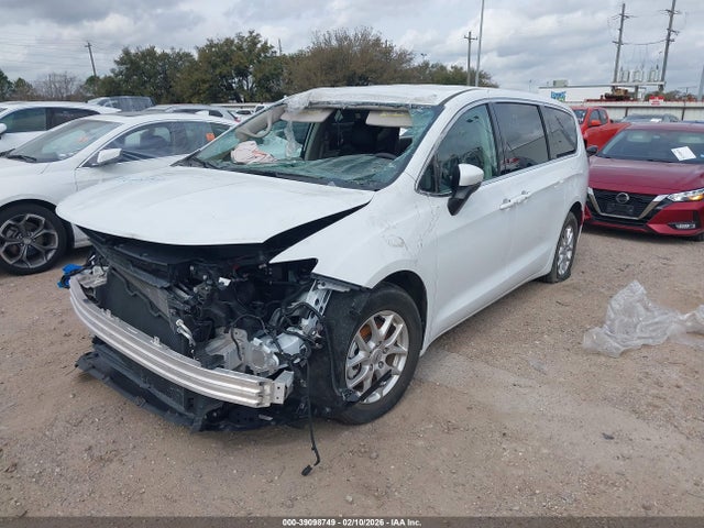 Chrysler Pacifica Touring L 2023 2C4RC1BG2PR624123 Image 2
