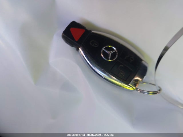 55SWF4JB2FU067787 Mercedes-Benz C 300 Luxury/sport