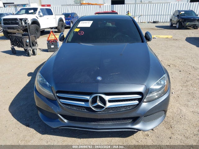 55SWF4JB2FU067787 Mercedes-Benz C 300 Luxury/sport