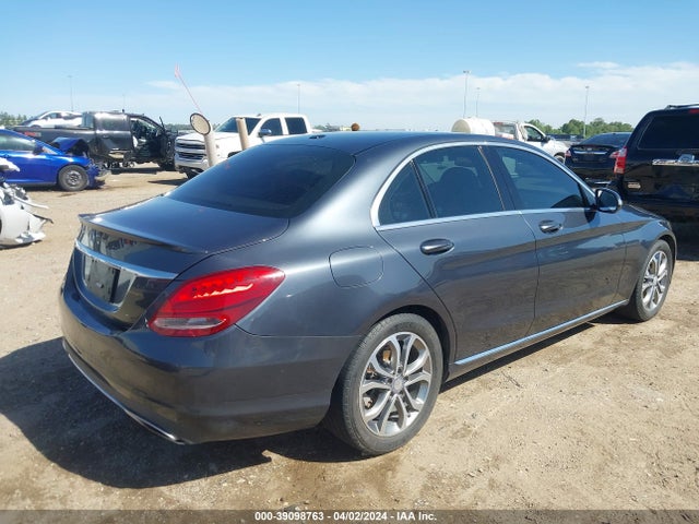 55SWF4JB2FU067787 Mercedes-Benz C 300 Luxury/sport