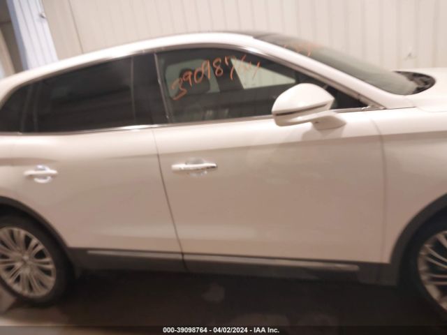 2LMPJ8LR2HBL28003 Lincoln Mkx Reserve