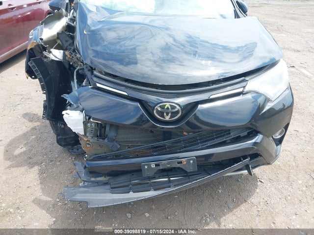 Toyota Rav4 Xle 2017 2T3RFREV9HW603227 Image 17