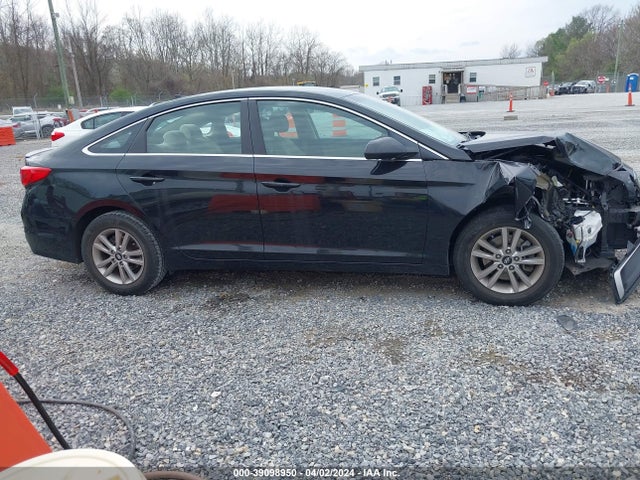 Hyundai SONATA ECO 2017 5NPE24AA3HH464347 Image 13