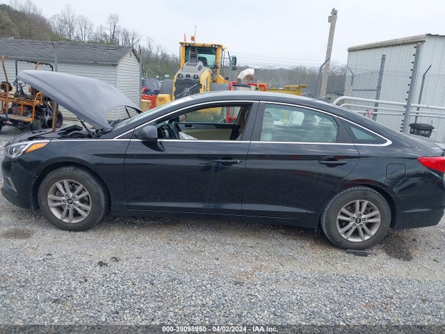 Hyundai SONATA ECO 2017 5NPE24AA3HH464347 Image 14