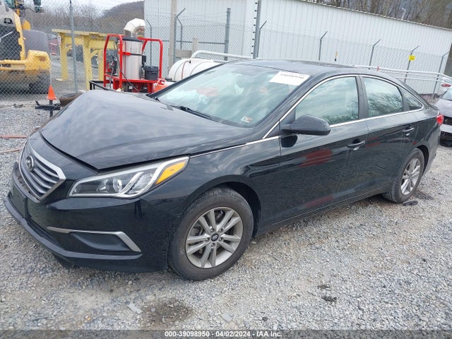 Hyundai SONATA ECO 2017 5NPE24AA3HH464347 Image 2