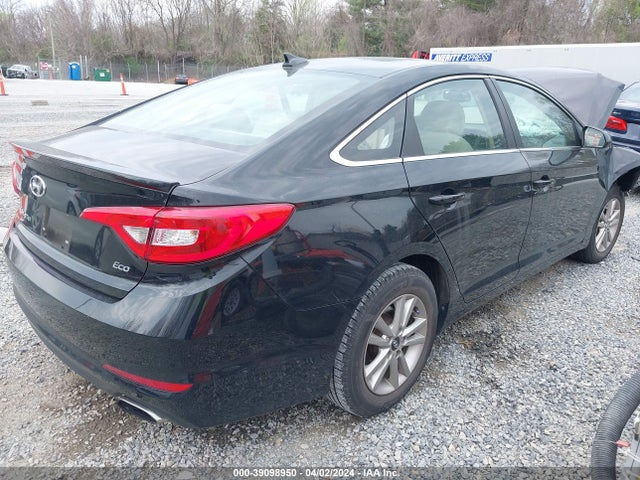 Hyundai SONATA ECO 2017 5NPE24AA3HH464347 Image 4