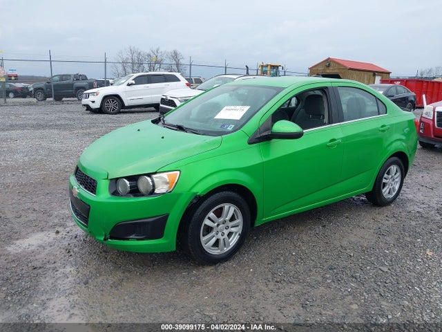 Chevrolet Sonic Lt Auto 2015 1G1JC5SH0F4141303 Image 2