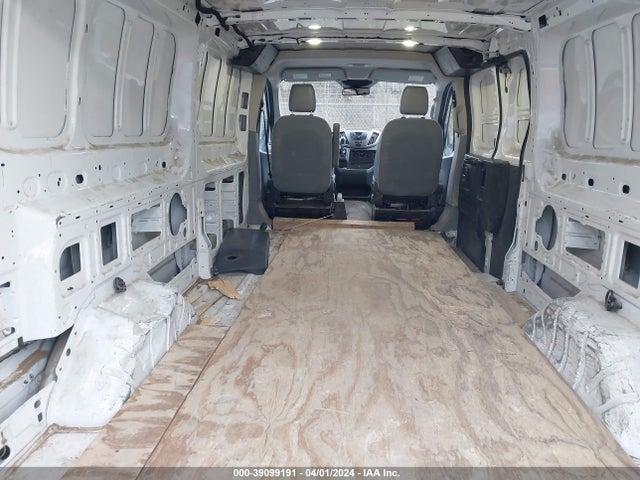 Ford Transit-150 2018 1FTYE9ZM4JKA22040 Image 8