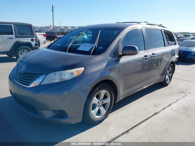 Toyota Sienna Le 8 Passenger 2015 5TDKK3DC0FS581689 Image 2