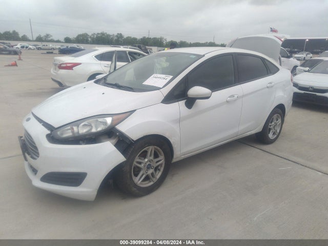 Ford FIESTA SE 2018 3FADP4BJ7JM134695 Image 2