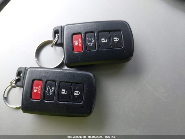 Toyota Rav4 Xle 2018 JTMRFREV9JJ740091 Image 11