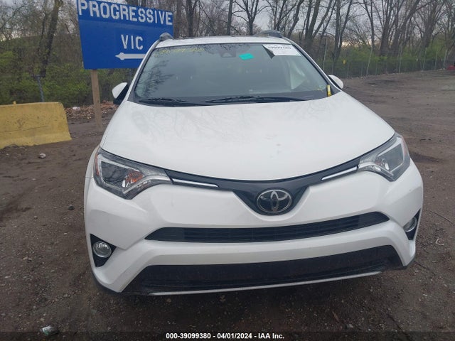 Toyota Rav4 Xle 2018 JTMRFREV9JJ740091 Image 13