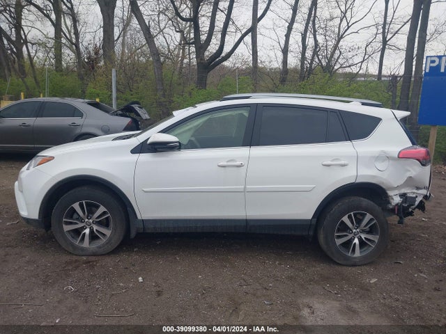 Toyota Rav4 Xle 2018 JTMRFREV9JJ740091 Image 15