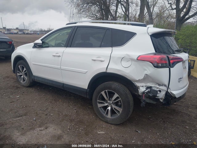 Toyota Rav4 Xle 2018 JTMRFREV9JJ740091 Image 3