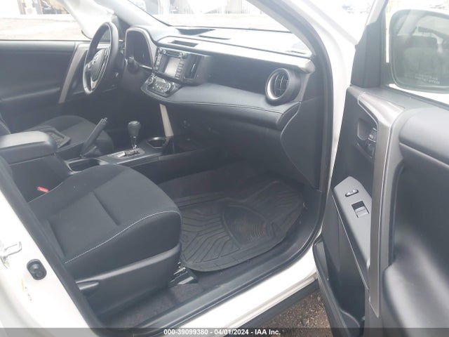 Toyota Rav4 Xle 2018 JTMRFREV9JJ740091 Image 5