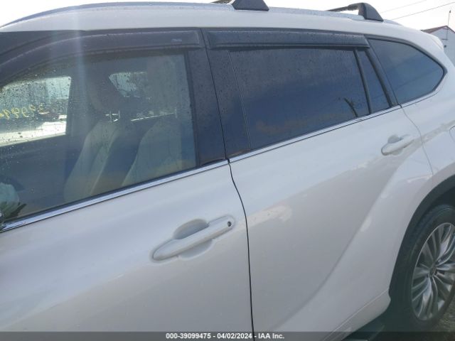 5TDFZRBH8MS130540 Toyota Highlander Platinum