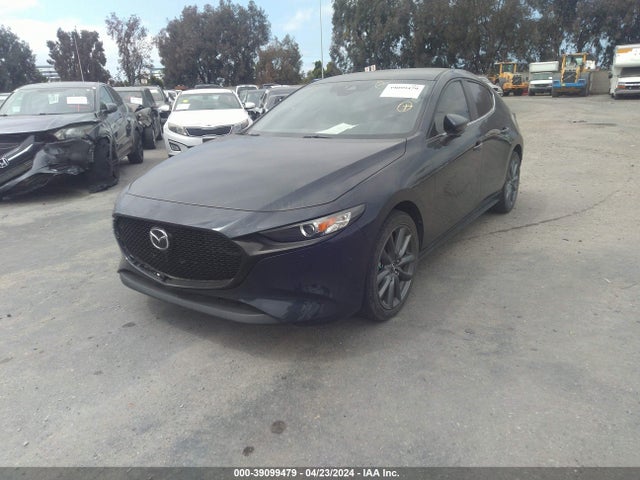 Mazda Mazda3 Preferred Package 2019 JM1BPAMM7K1146786 Image 2