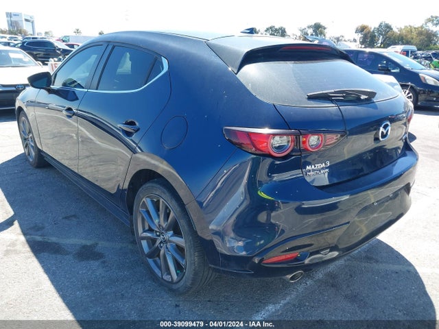 Mazda Mazda3 Preferred Package 2019 JM1BPAMM7K1146786 Image 3
