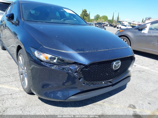 Mazda Mazda3 Preferred Package 2019 JM1BPAMM7K1146786 Image 6