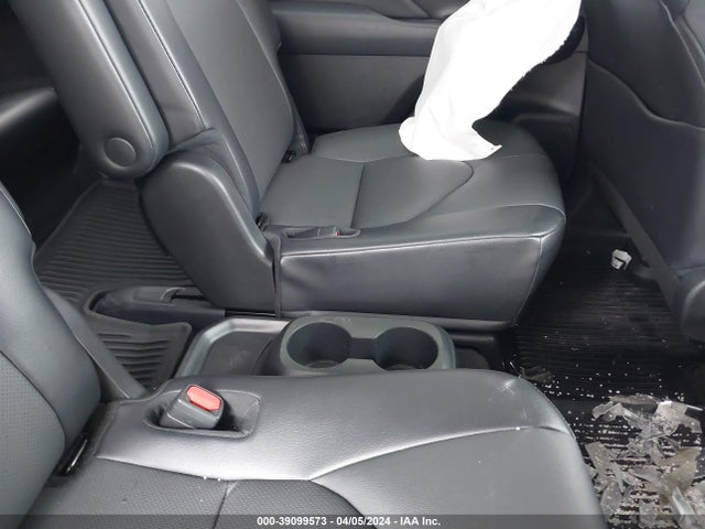 Toyota Grand Highlander Xle 2024 5TDAAAB58RS008809 Image 8