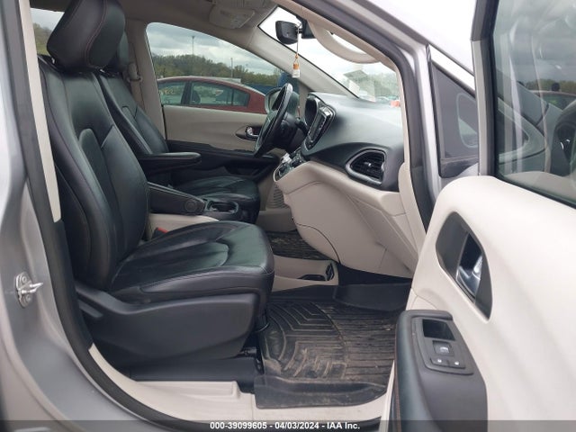 2C4RC1BG5LR274268 Chrysler Pacifica Touring L