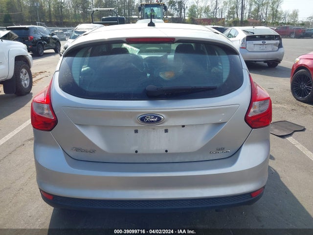 Ford FOCUS SE 2014 1FADP3K21EL280455 Image 16