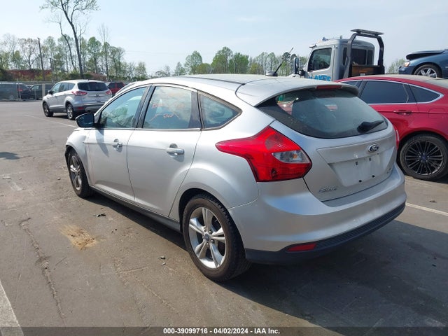 Ford FOCUS SE 2014 1FADP3K21EL280455 Image 3