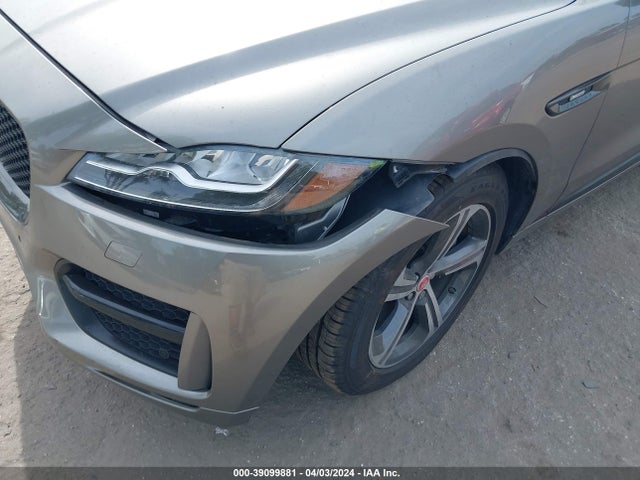 2018 JAGUAR F-PACE SADCL2EVXJA257350 Photo 5