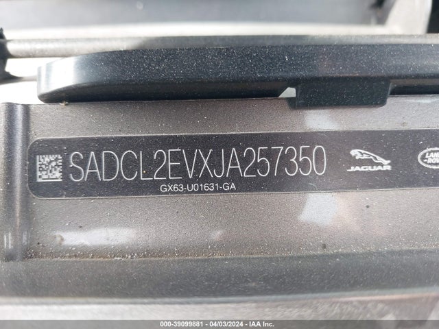 2018 JAGUAR F-PACE SADCL2EVXJA257350 Photo 8