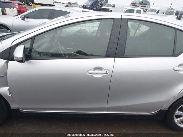 Toyota Prius C Two 2017 JTDKDTB36H1592807 Image 14