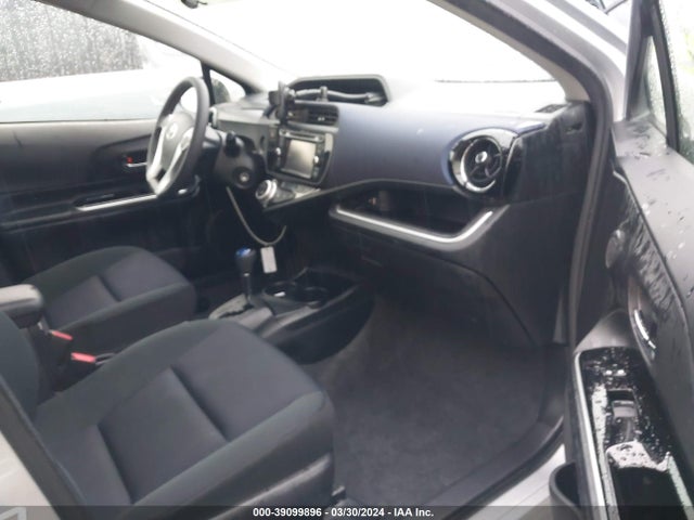 Toyota Prius C Two 2017 JTDKDTB36H1592807 Image 5