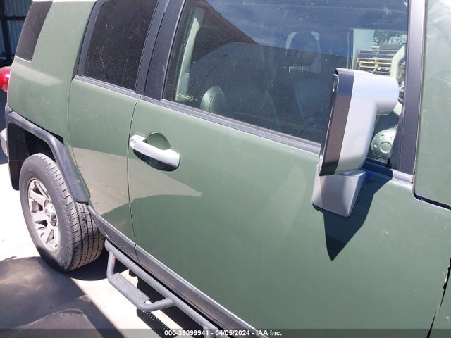 Toyota FJ Cruiser 2014 JTEBU4BF7EK204310 Image 18