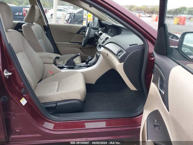 39100087 :رقم المزاد ، 1HGCR2F38FA212486 vin ، 2015 Honda Accord Lx مزاد بيع