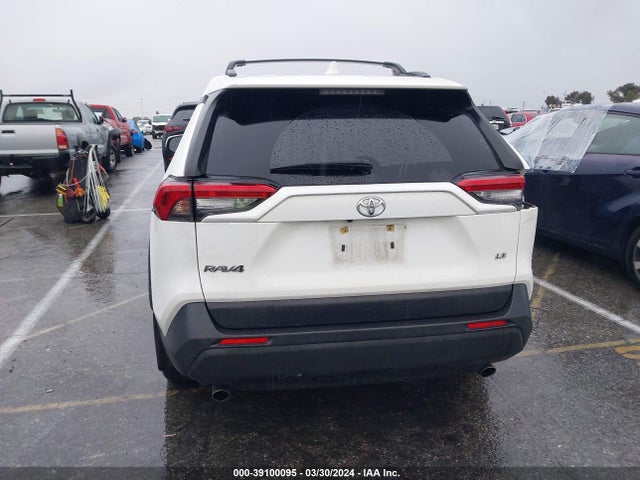 Toyota RAV4 LE 2019 JTMK1RFV7KD005849 Image 16
